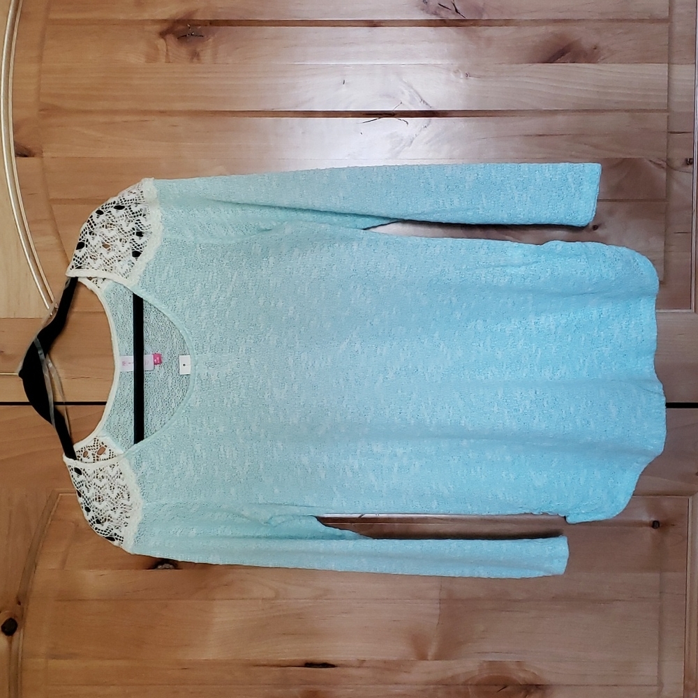 New Lace cold shoulder top - NWT